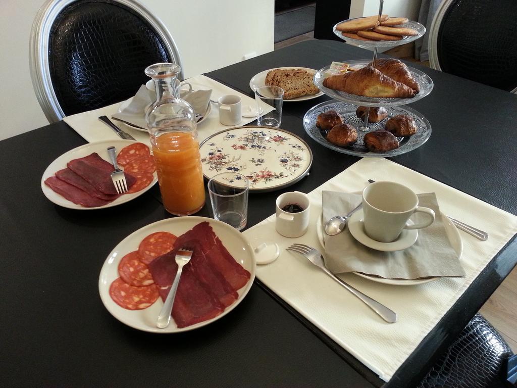Relais St Jacques - Roanne Bed & Breakfast Saint-Haon-le-Châtel Eksteriør bilde
